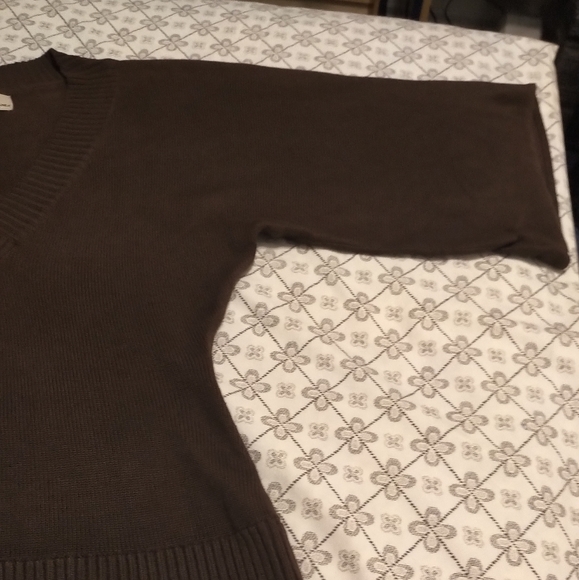 V-neck sweater - Picture 2 of 2